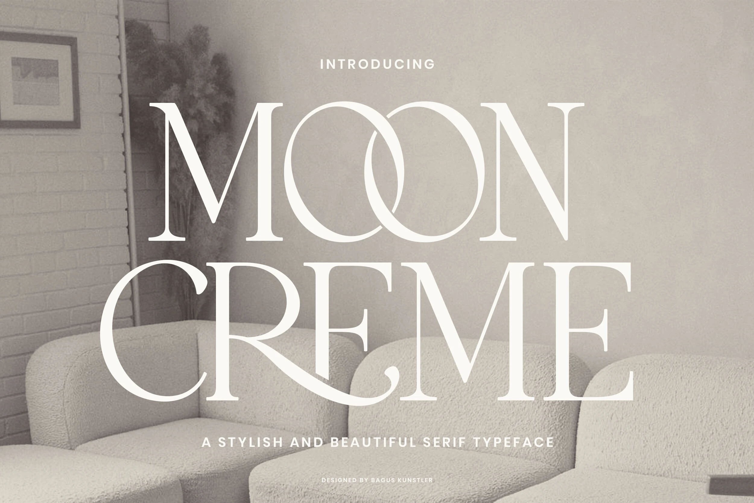 Moon Creme Font displaying an upright high-contrast serif with decorative swashes and flared horizontal serifs.